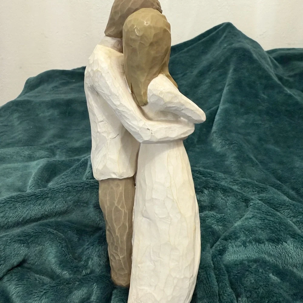 Wooden Couple Figurine - Picture 4 of 5